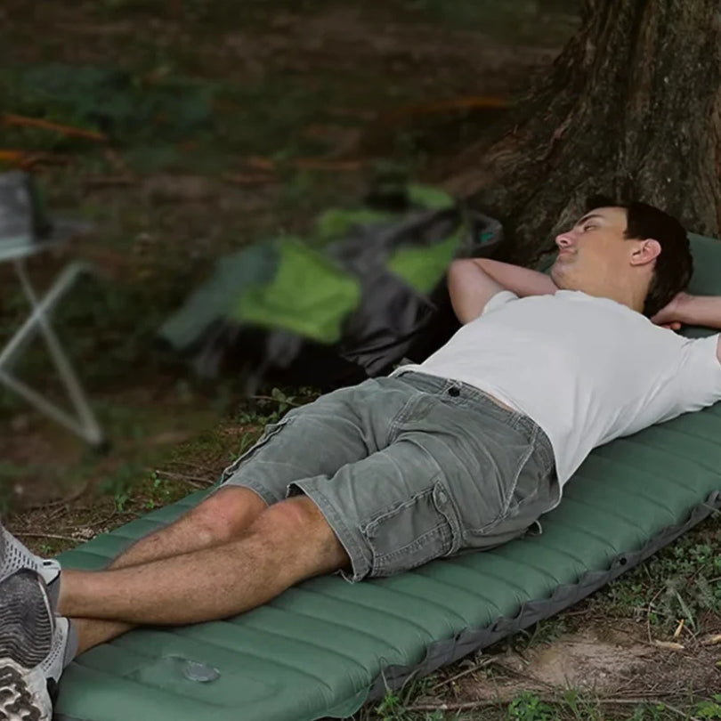 Uppblåsbar madrass med Inbyggd pump och kudde